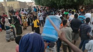 manifestation, khartoum, mort d'un commerçant, vendeur de fruit mort