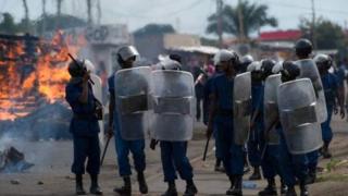 Abapolisi b'Uburundi bahanganye n'abigaragambya mu mwaka ushize.