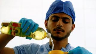 افتتاح مجموعة من خريجي كليات الطب في مصر مطعما باسم"دكتور كبده" يثير جدلا واسعا