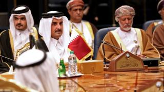 صحف ترى أن حل الأزمة مغلق من قبل السعودية والإمارات