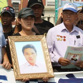 阮國非的父親在台北公開要求台灣政府給死者家屬一個公道。