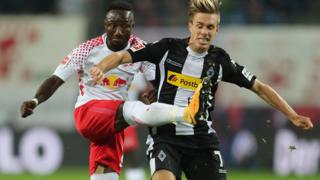 En voulant jouer le ballon, Keita a levé le pied au niveau du visage de Christoph Kramer.