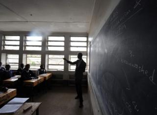 Abakobwa benshi ntibaja kw'ishuli iyo bari mu butinyanka