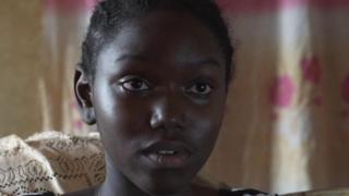 Axelle, réfugiée centrafricaine de 13 ans, a quitté son pays pour fuir la guerre.