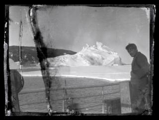Alexander Stevens en la cubierta del Aurora