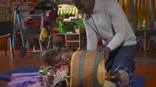 Ibrahima gabdhihiisa noloshooda aad buu u jecel yahay