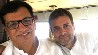 बाळासाहेब थोरात राहुल गांधी यांच्यासोबत सेल्फी