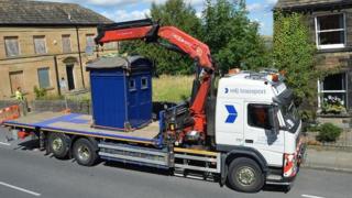 Police box in Almondbury