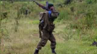 Igisirikare ca RDC kiriko kiratana mu mitwe n'umugwi witwaje ibigwanisho mu karere ka Kasai