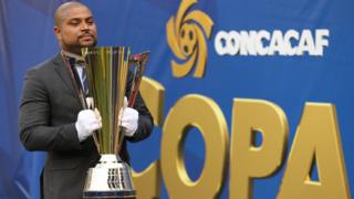 Trofeo en la edición de 2015