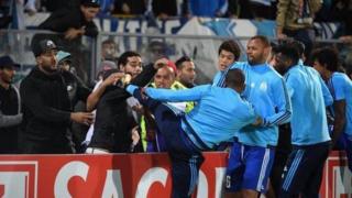 Bagarre entre Patrice Evra et des supporters de l'OM