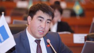 Жанар Акаев "калың шайлоочуларым бар, өз ишмердүүлүгүмү уланта берем" деди