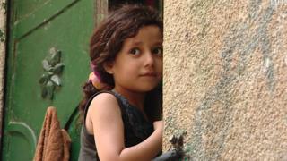 طفلة