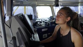 Sea-Watch 3 капитан Карола Ракете на борту судна в море в Средиземном море, 20 июня 2019 года