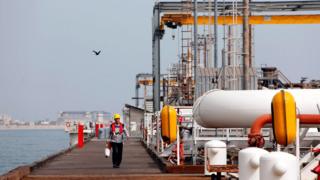 нефтеперерабатывающее предприятие в Иране, остров Харк
