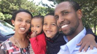 Fireeyootii fi abbaa warraashee Teediroos ijoollee ijoollee saanii waliin