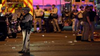 Policía en el lugar del ataque en Las Vegas.