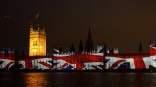 Во время открытия Олимпийских игр 2012 года на здания парламента спроектирован флаг Союза. Остров Уайт будет противостоять общей тенденции, получая дополнительное MP