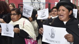 Mujeres protestan en Bolivia
