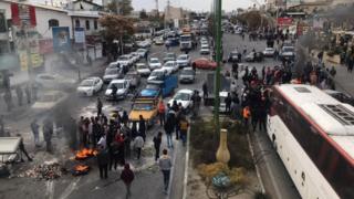 Başkent Tahran'daki protestolardan bir kare (16 Kasım 2019)