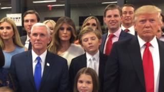 Trump iyo kooxdiisa ololaha oo ku sugan New York