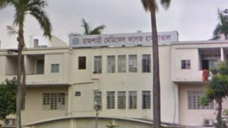 শনিবার চারটি ঔষধ দেয়ার পর এখানে শিশুদের অনেকেই হঠাৎ করে খিঁচুনি দিয়ে কাপতে আরম্ভ করে।