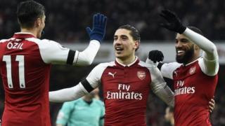 Wachezaji wa Arsenal wakifurahia ushindi wa mabao manne dhidi ya Crystal Palace