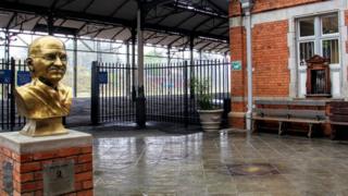 Estátua de Gandhi na estação de Pietermaritzburg
