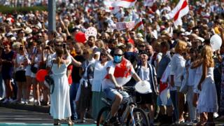 People take part in a protest against the presidential election results demanding the resignation of Belarusian President Alexander Lukashenko and the release of political prisoners, in Minsk, Belarus August 16, 2020