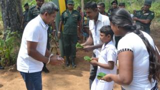 රංගන හේරත් අසරණයින්ට සරණ වෙයි