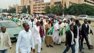 Awọn ọmọ ijọ Shiite n wde