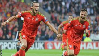 Gareth Bale ac Aaron Ramsey