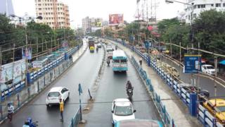 দক্ষিণ কলকাতার ঢাকুরিয়া সেতু