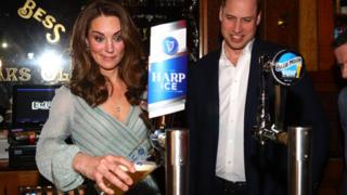 Duke and Duchess of Cambridge in a bar