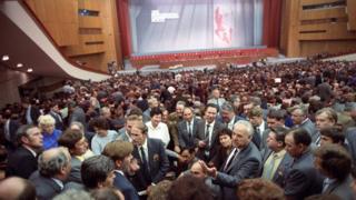 XIX Всесоюзная партконференция (28 июня - 1 июля 1988 года): в перерыве между заседаниями