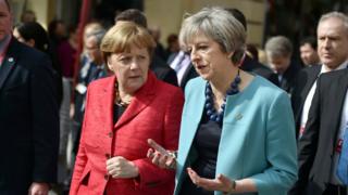 Almanya Başbakanı Angela Merkel ve İngiliz mevkidaşı Theresa May