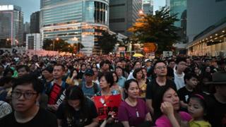 香港万人抗议