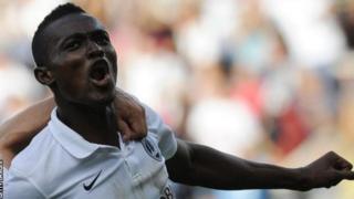 Mensah a fait ses débuts pour le Ghana lors d'un match contre le Togo le 8 juin 2015
