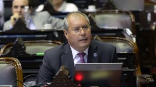 Héctor Olivares
