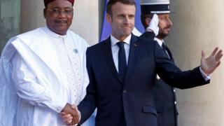Le président français Emmanuel Macron et son homologue nigérien Mahamadou Issoufou