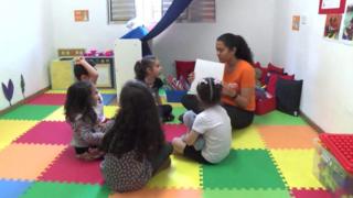 crianças brincar
