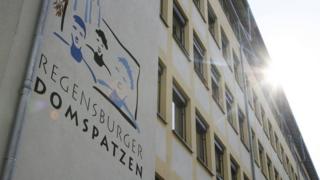 Icegeranyo kivuga ko abana bo kw'ishuli Regensburger Domspatzen bakorewe amabi mu "gacerere ntangere"