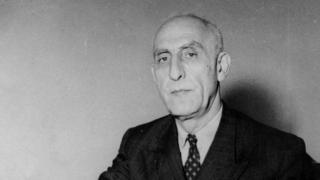 محمد مصدق در زمان نخست وزیری نفت ایران را ملی کرد
