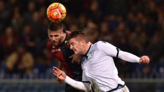 Una acción de un partido Genoa contra Lazio de la temporada pasada.
