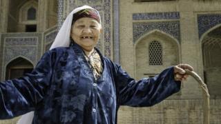 Деярли барча мамлакатларда аёллар эркаклардан узоқроқ яшайди