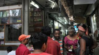 ২০১৫ সালের এক হিসেব অনুযায়ি শুধুমাত্র দিল্লীতেই ৩০ হাজার আফ্রিকানের বসবাস।