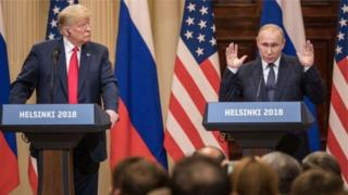Perezida Trump (ibumoso) na Perezida Putin hari byinshi badahuza muri politiki y'isi