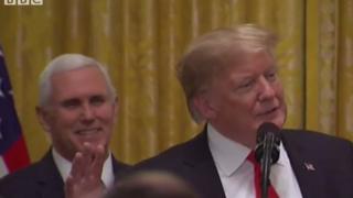 Трамп і Пенс пригощали футболістів університетської команди "Клемсон Тайгерс" бургерами