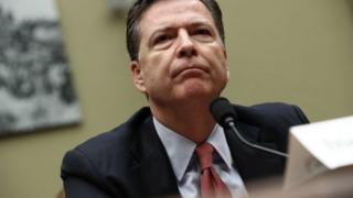 James Comey bị cả phe Cộng hòa và phe Dân chủ chỉ trích