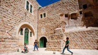 El Halil, UNESCO tarafından tehlike altındaki Dünya Kültür Mirası listesine dahil edilmişti.